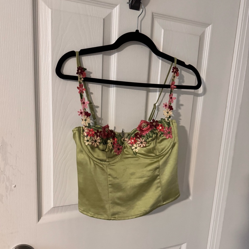 ENCHANTE TO MEET YOU TOP GREEN